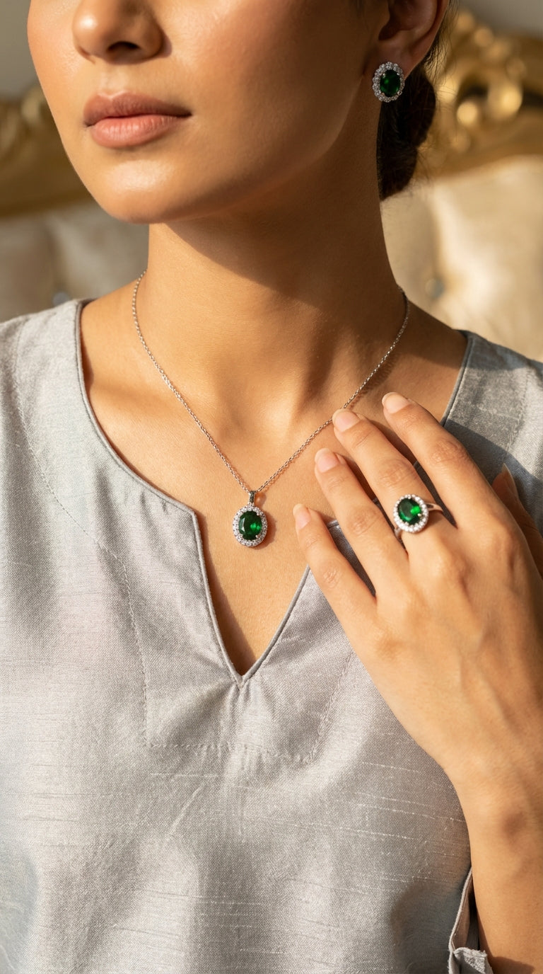 Luxury Emerald Green Jewelry Set – Necklace, Ring & Earrings