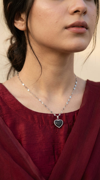 Elegant Black Heart Crystal Pendant Necklace